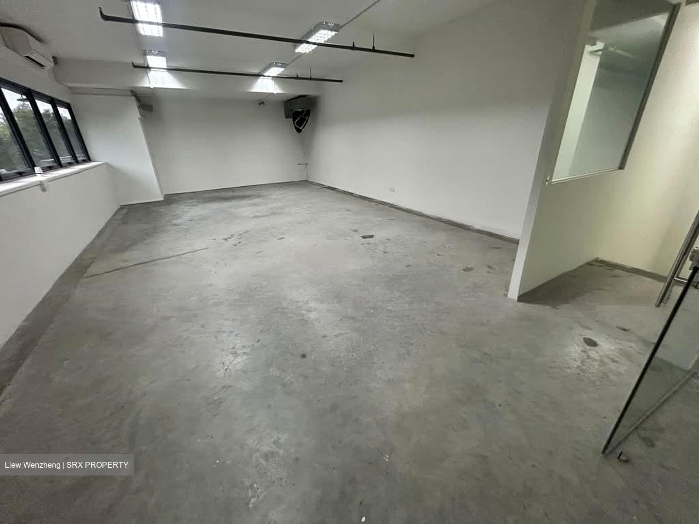 Carros Centre (D25), Factory #589181261
